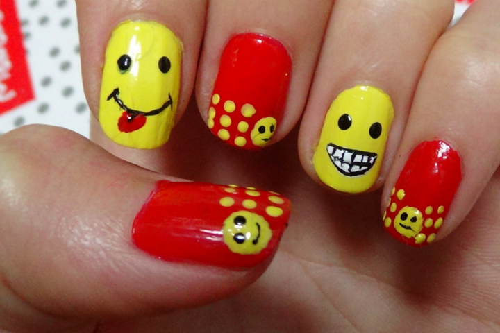 10 Best Smiley Face Nail Art Designs – Every Girls Choice!