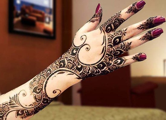 Easy and appealing Eid mehndi design