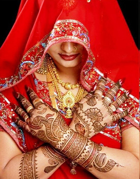 Stunning bridal bangle mehndi design