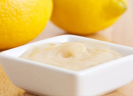 Vaseline jelly with lemon juice