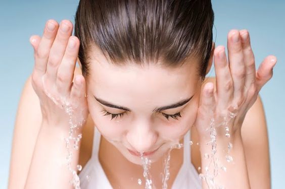 Top 6 Most Loved Face Wash in India You Need for A Glowing Skin
