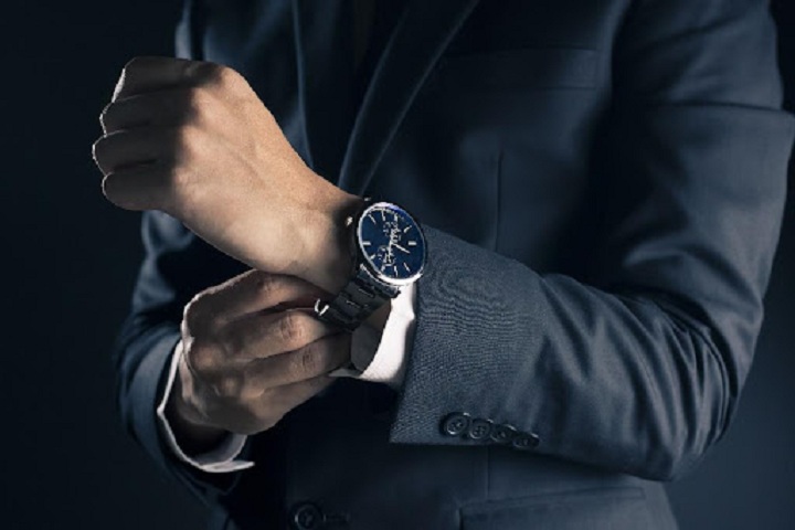 Shop These 5 Watches This Season & Flaunt it
