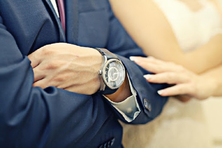 5 Exclusive Couple Watches for Wedding Gifts.