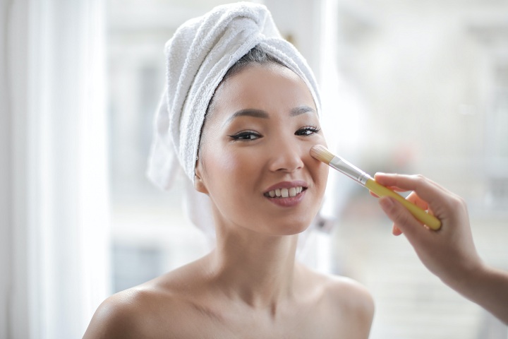Make-up Removal Tips For Clear And Young-Looking Skin.